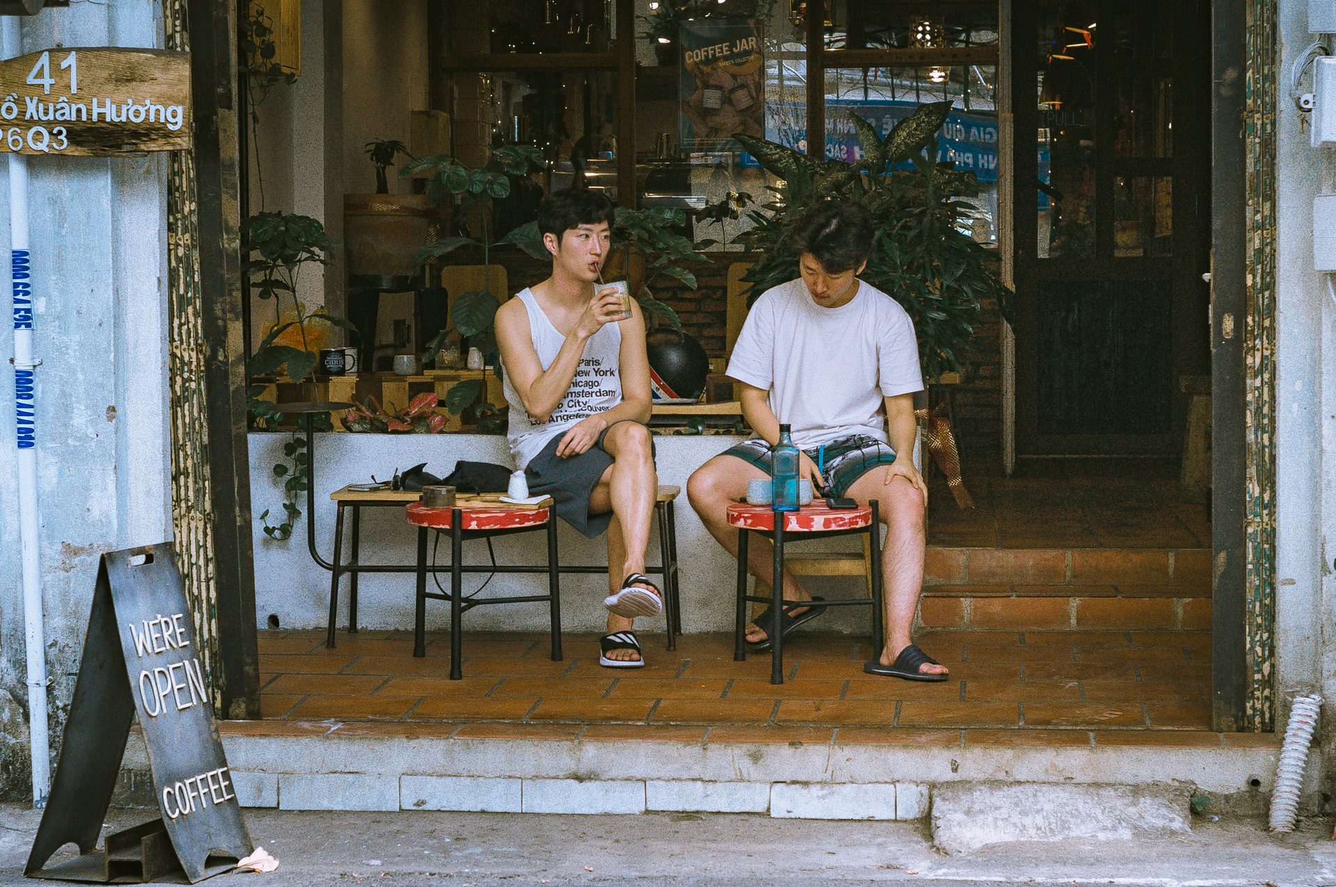 Chủ Nhật trên bậc thềm.