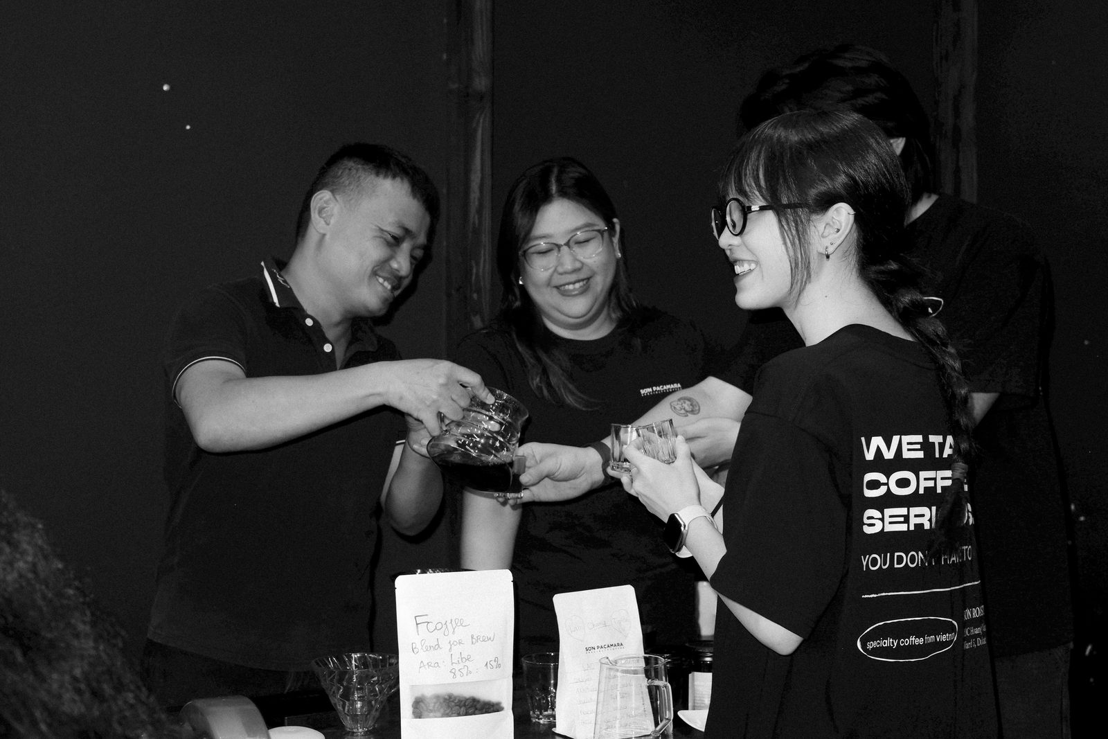 Buổi cupping, đen trắng